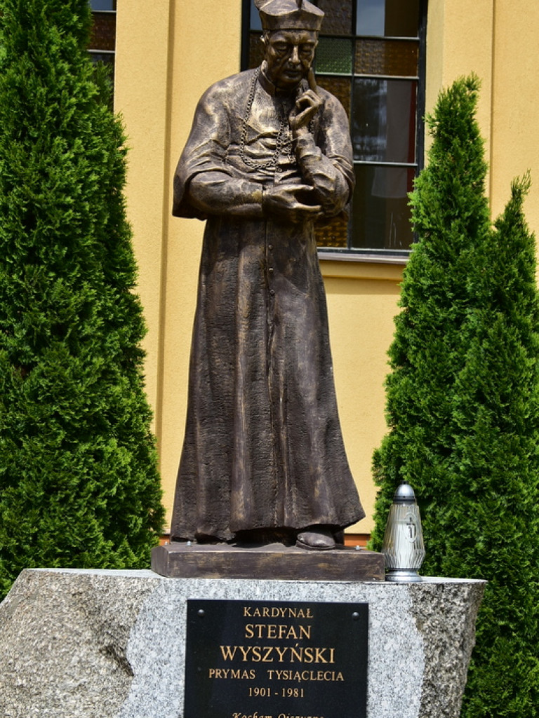 W Starym Bidaczowie odsłonięto pomnik Stefana Kardynała Wyszyńskiego (FOTO)