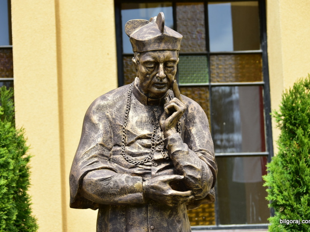W Starym Bidaczowie odsłonięto pomnik Stefana Kardynała Wyszyńskiego (FOTO)