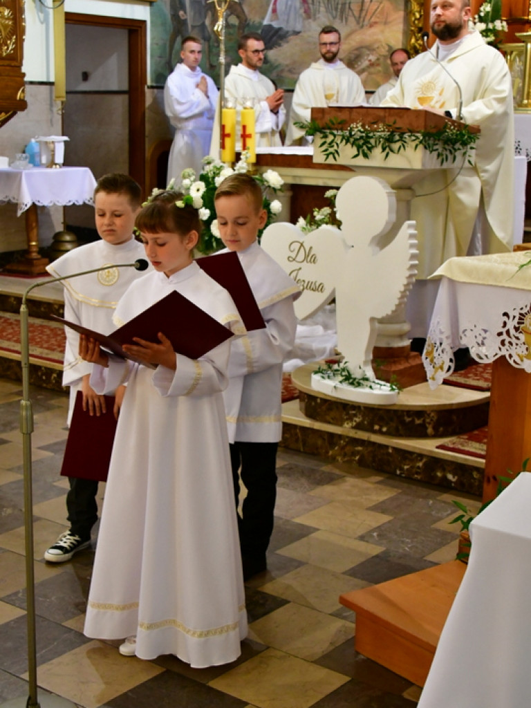 Ruszyły I Komunie święte (FOTO)