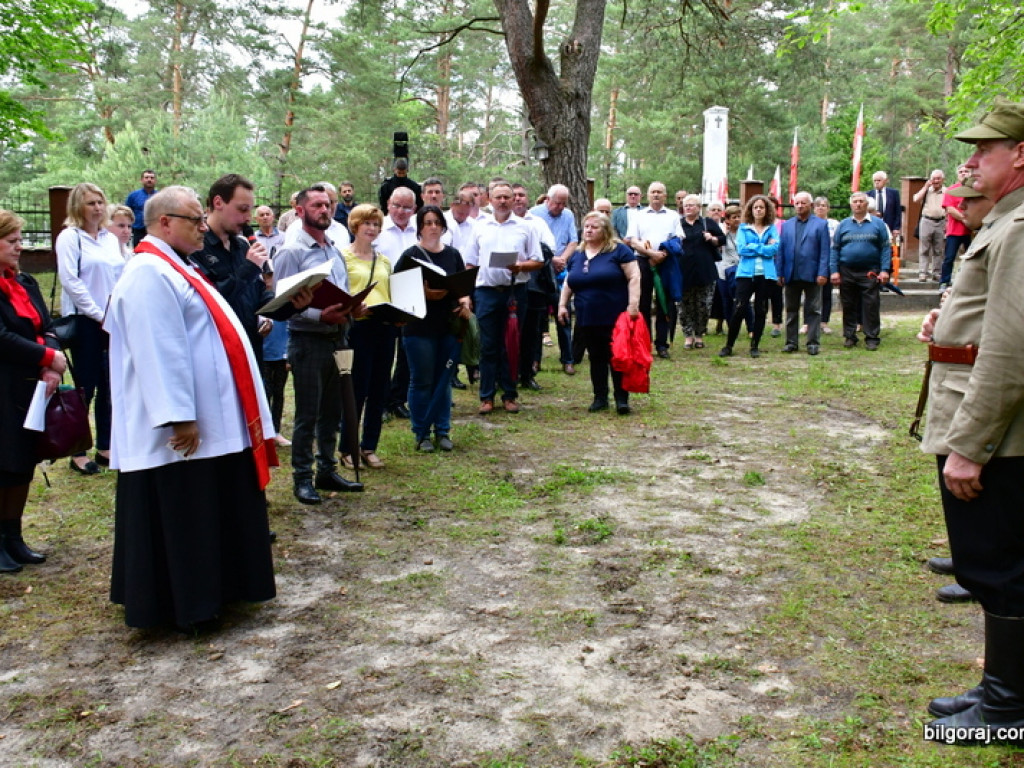 Przeszli śladami partyzantów w drodze krzyżowej (FOTO)