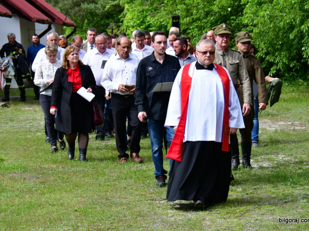 Przeszli śladami partyzantów w drodze krzyżowej (FOTO)