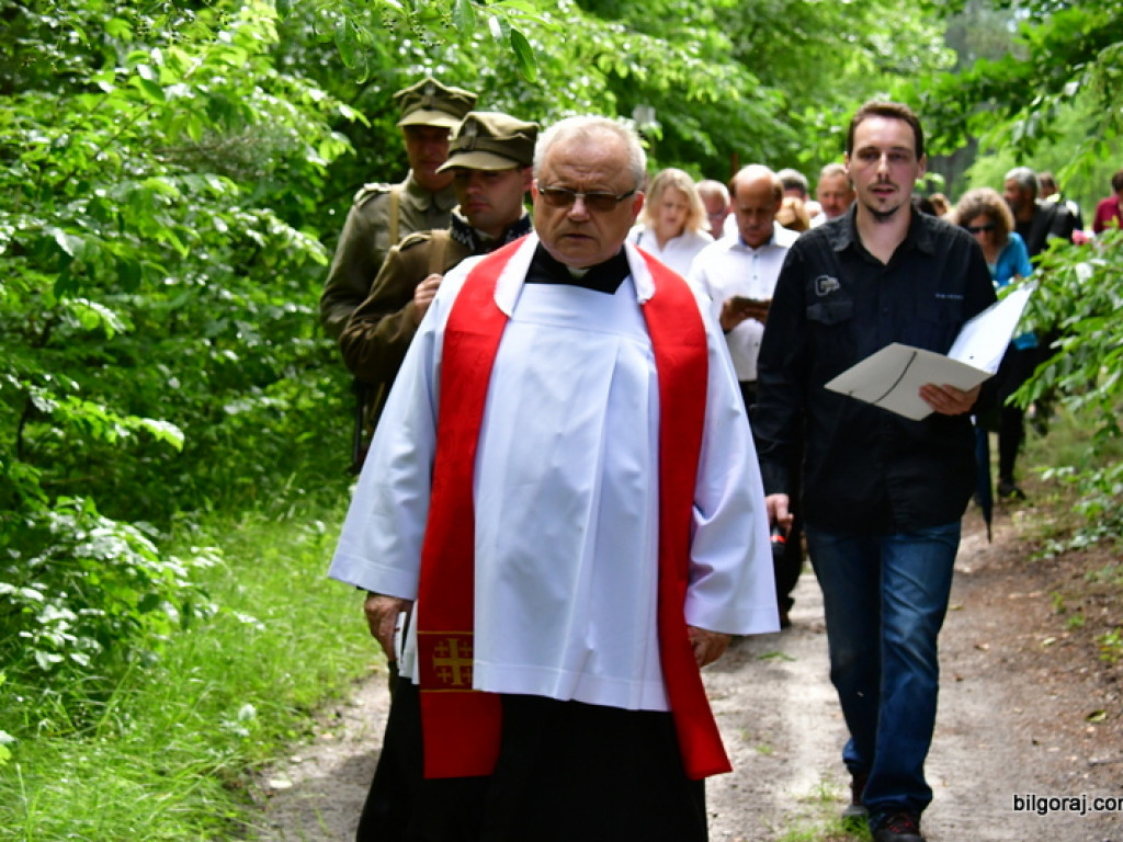 Przeszli śladami partyzantów w drodze krzyżowej (FOTO)