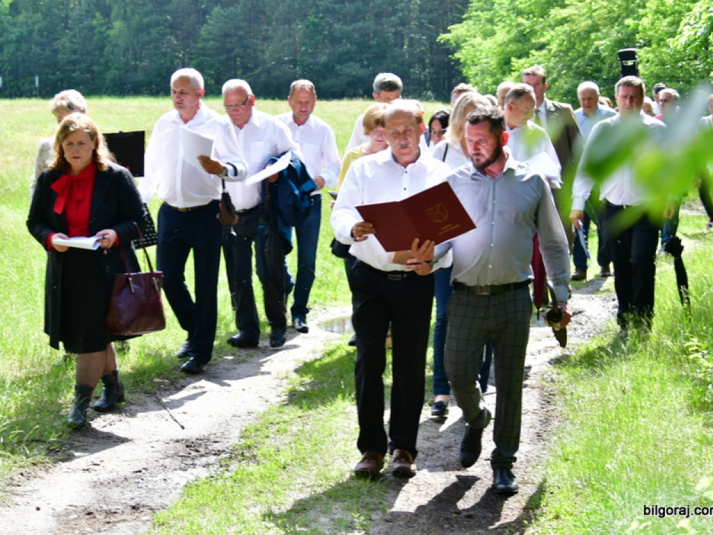 Przeszli śladami partyzantów w drodze krzyżowej (FOTO)
