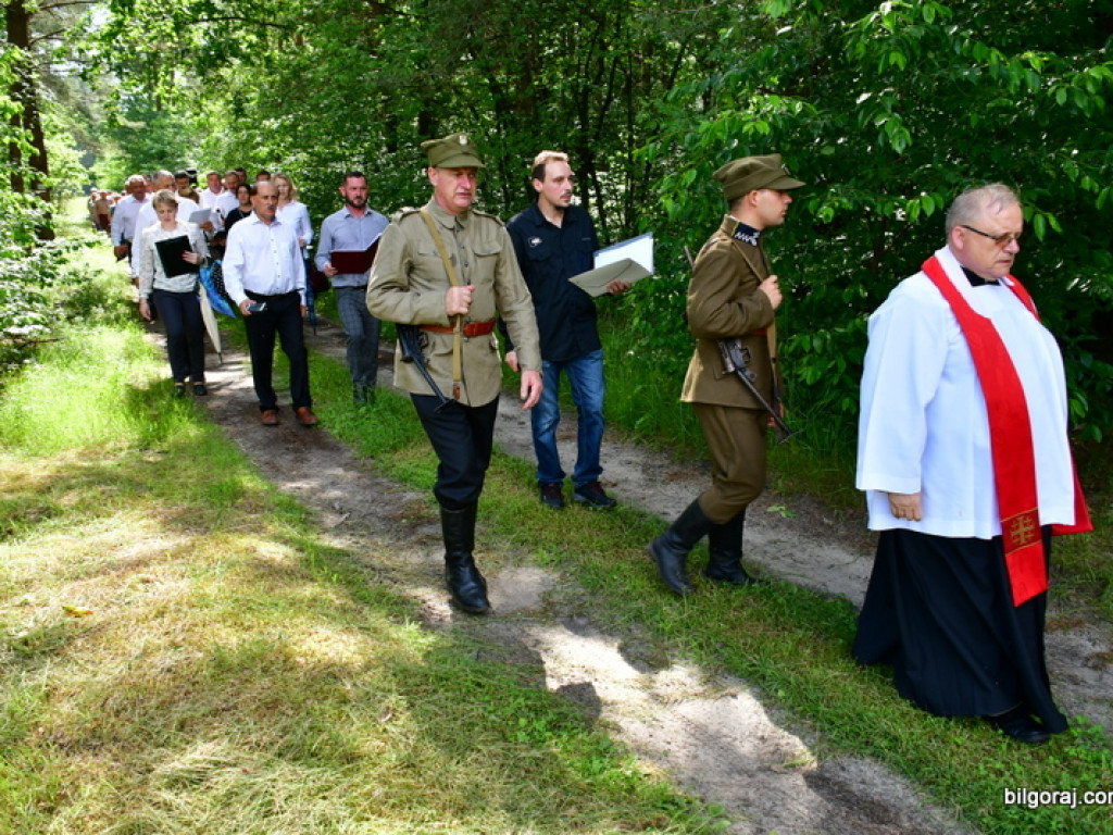 Przeszli śladami partyzantów w drodze krzyżowej (FOTO)