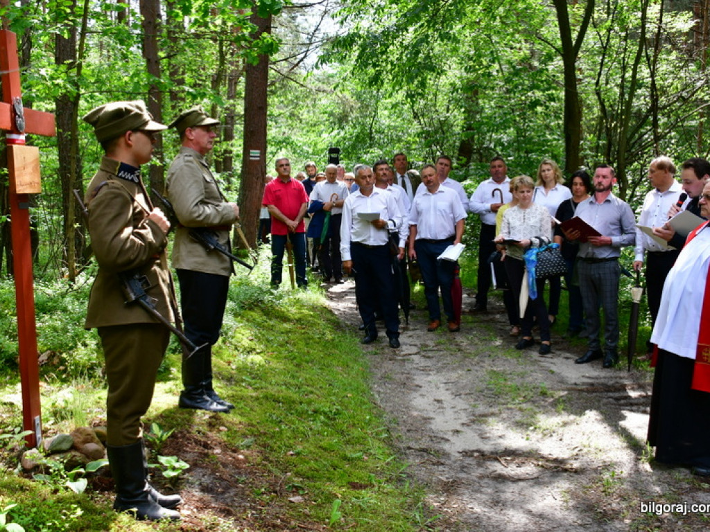 Przeszli śladami partyzantów w drodze krzyżowej (FOTO)