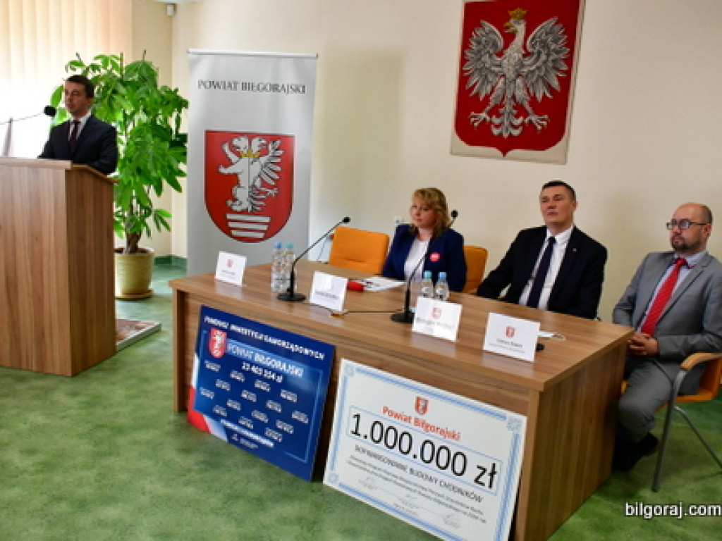 Program chodnikowy, czyli powiatowo - samorządowe inwestycje w bezpieczeństwo pieszych i rowerzystów (FOTO, VIDEO)