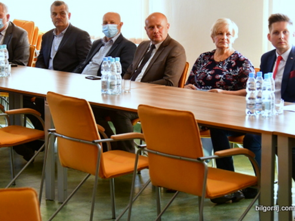 Program chodnikowy, czyli powiatowo - samorządowe inwestycje w bezpieczeństwo pieszych i rowerzystów (FOTO, VIDEO)