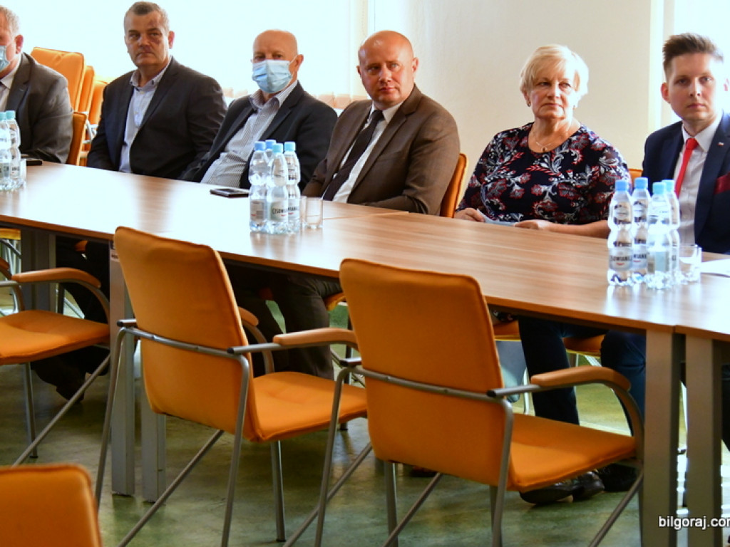 Program chodnikowy, czyli powiatowo - samorządowe inwestycje w bezpieczeństwo pieszych i rowerzystów (FOTO, VIDEO)