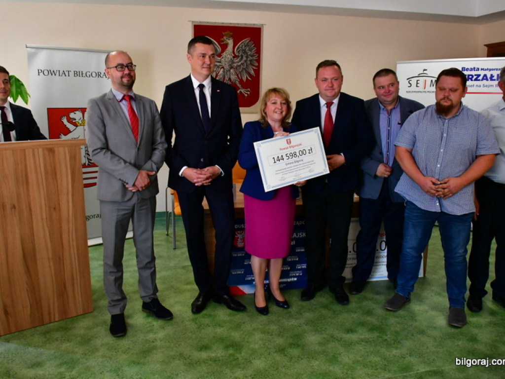 Program chodnikowy, czyli powiatowo - samorządowe inwestycje w bezpieczeństwo pieszych i rowerzystów (FOTO, VIDEO)