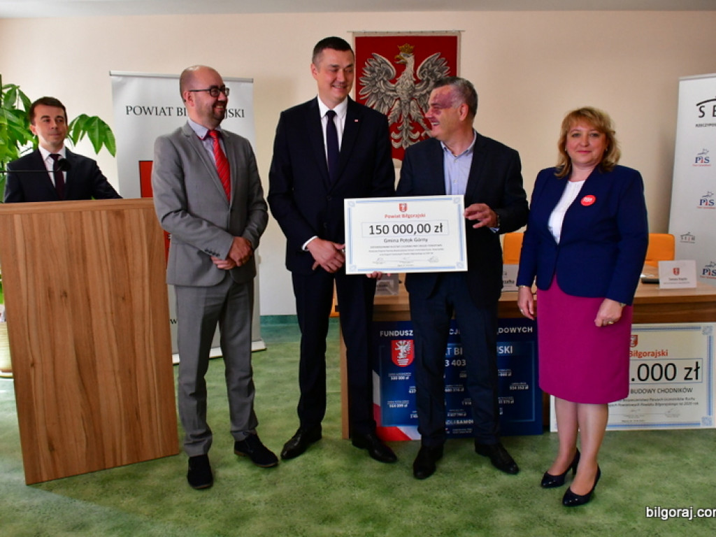 Program chodnikowy, czyli powiatowo - samorządowe inwestycje w bezpieczeństwo pieszych i rowerzystów (FOTO, VIDEO)