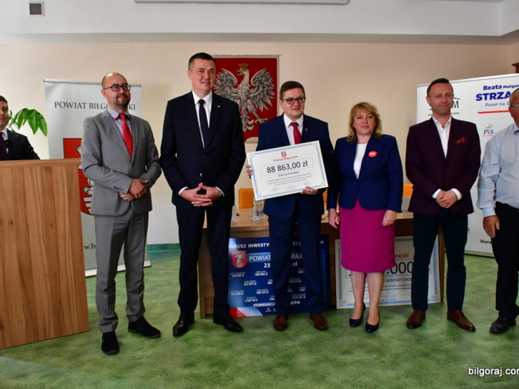 Program chodnikowy, czyli powiatowo - samorządowe inwestycje w bezpieczeństwo pieszych i rowerzystów (FOTO, VIDEO)