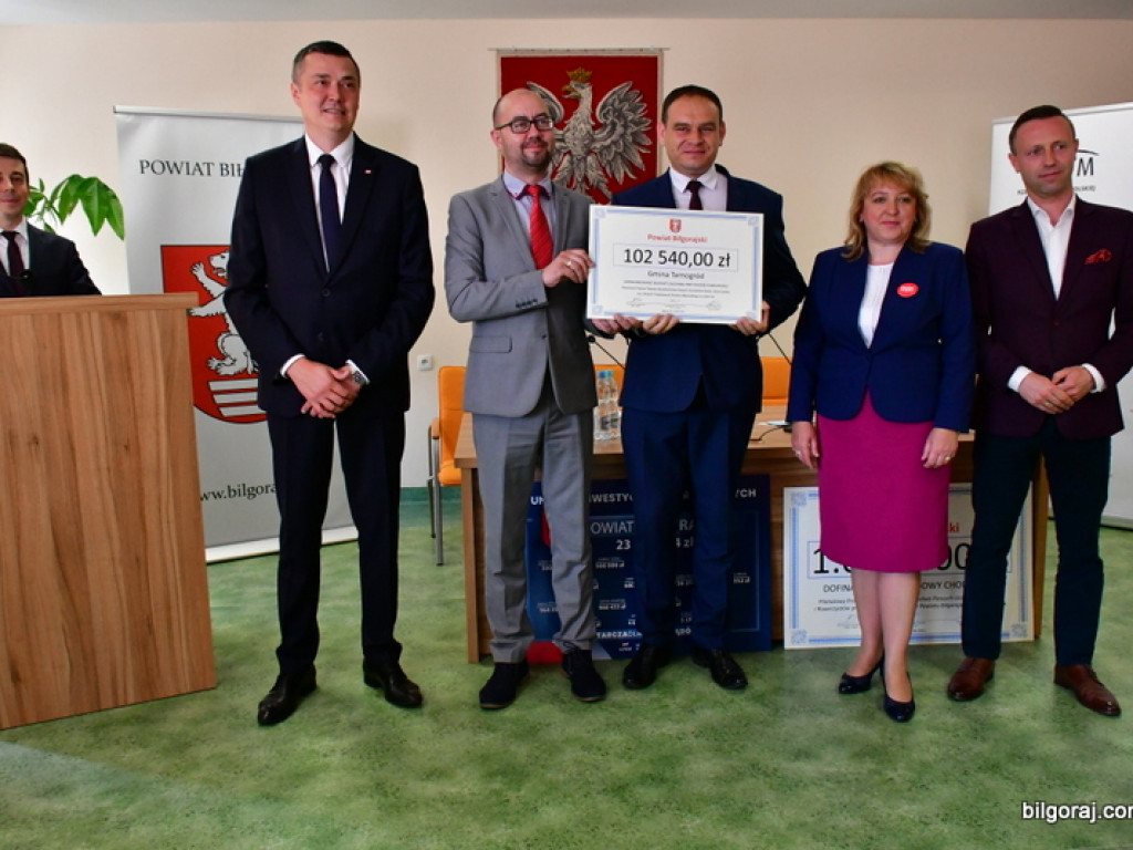 Program chodnikowy, czyli powiatowo - samorządowe inwestycje w bezpieczeństwo pieszych i rowerzystów (FOTO, VIDEO)