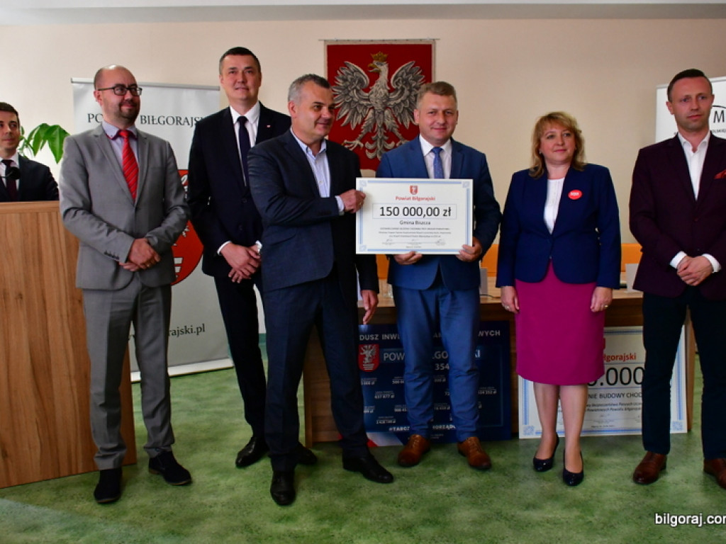 Program chodnikowy, czyli powiatowo - samorządowe inwestycje w bezpieczeństwo pieszych i rowerzystów (FOTO, VIDEO)