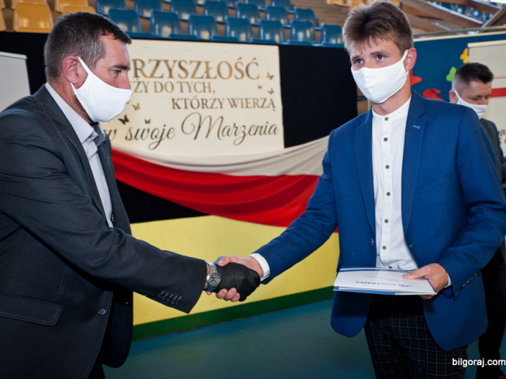 Wyróżnienia dla młodych dekarzy z ZSBiO (FOTO)