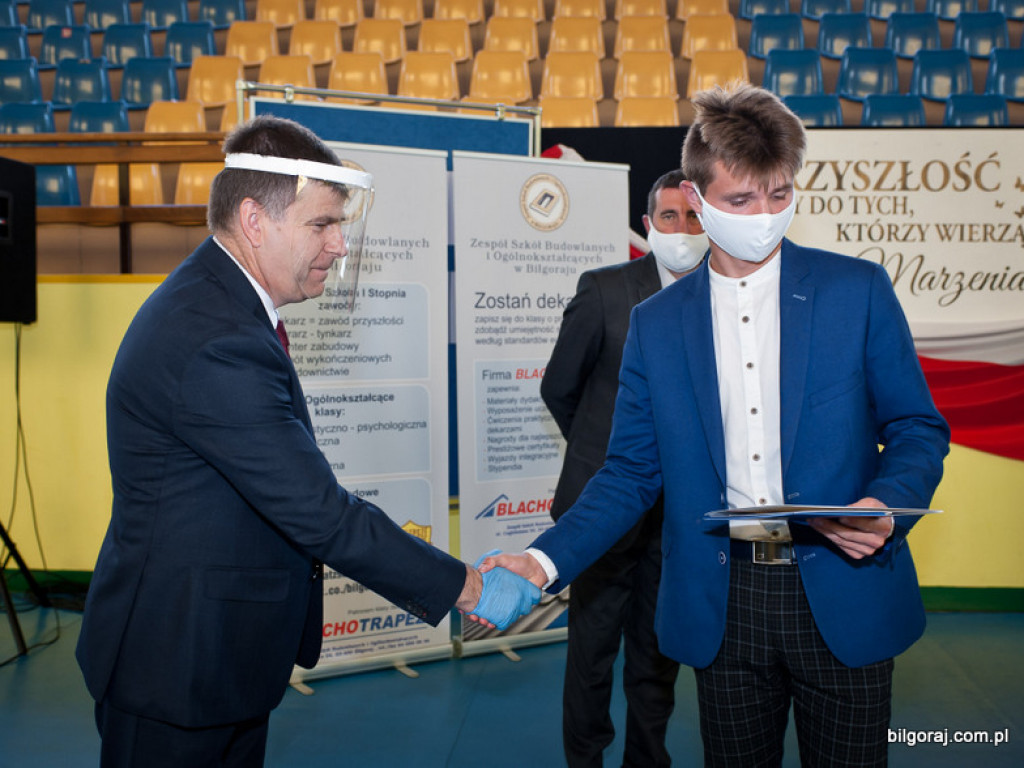 Wyróżnienia dla młodych dekarzy z ZSBiO (FOTO)