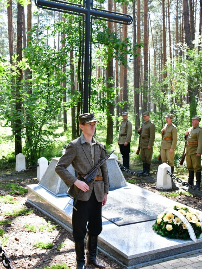 Mord partyzantów na Rapach k/Biłgoraja. Mieszkańcy powiatu oddali cześć żołnierzom AK i BCh (FOTO)