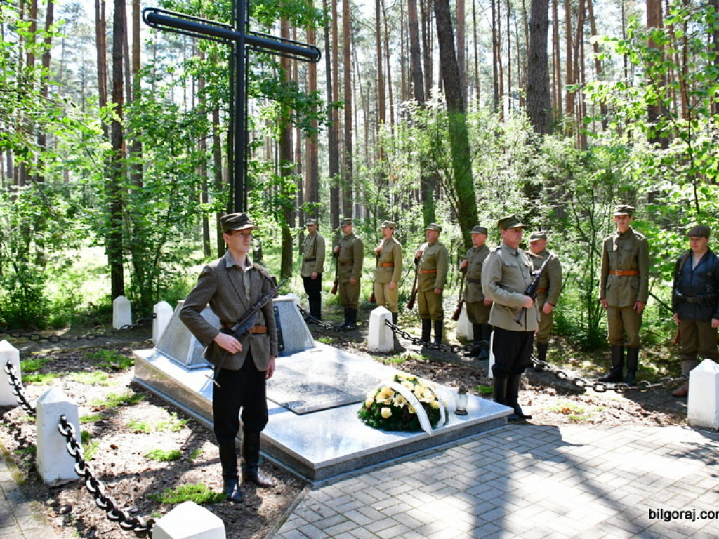 Mord partyzantów na Rapach k/Biłgoraja. Mieszkańcy powiatu oddali cześć żołnierzom AK i BCh (FOTO)