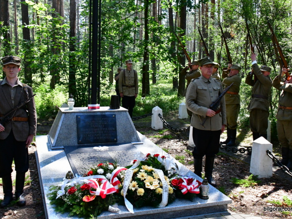 Mord partyzantów na Rapach k/Biłgoraja. Mieszkańcy powiatu oddali cześć żołnierzom AK i BCh (FOTO)