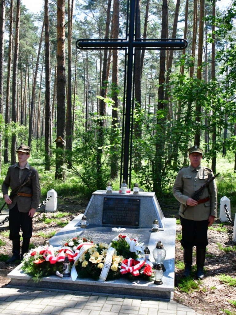 Mord partyzantów na Rapach k/Biłgoraja. Mieszkańcy powiatu oddali cześć żołnierzom AK i BCh (FOTO)