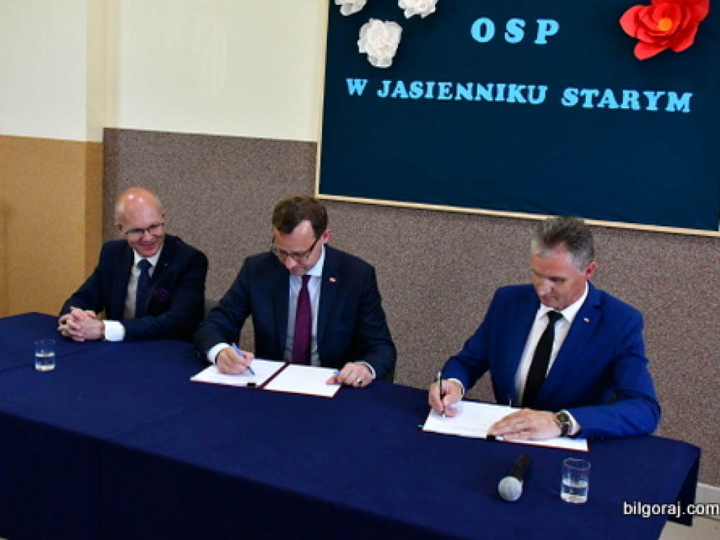 Nowy wóz bojowy dla druhów OSP Jasiennik Stary