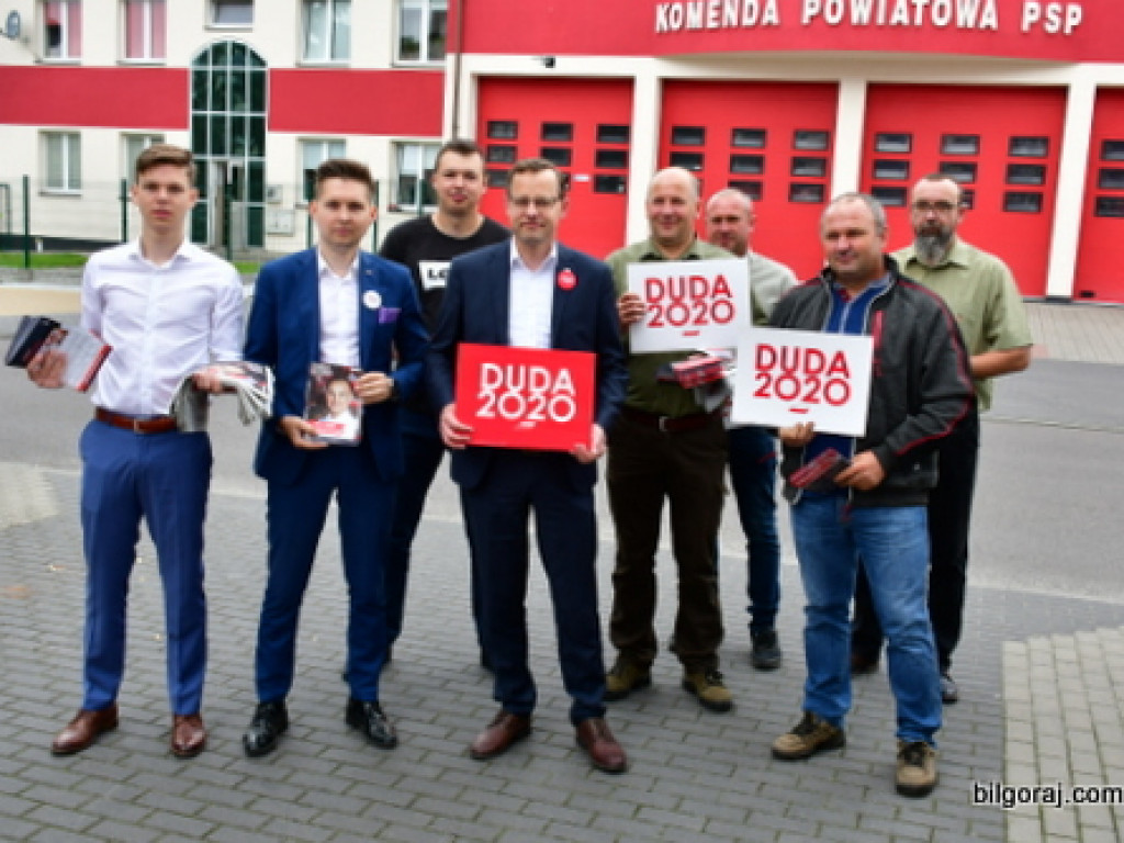 Poseł i samorządowcy powiatu biłgorajskiego w Tarnogrodzie, wiceminister w Biłgoraju. Zachęcali by głosować na Andrzeja Dudę