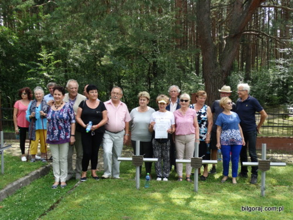 Ambitny senior pod rękę z tradycją - szklakiem walk partyzanckich