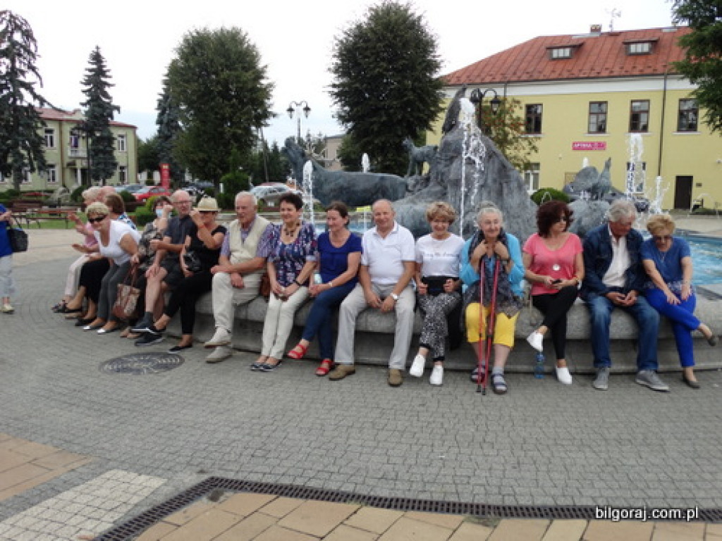 Ambitny senior pod rękę z tradycją - szklakiem walk partyzanckich