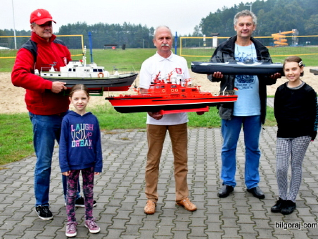 Zawody modeli pływających (FOTO)
