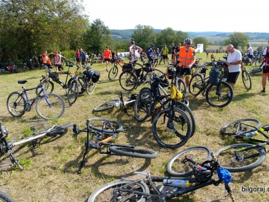 Kilkuset rowerzystów na szlaku 