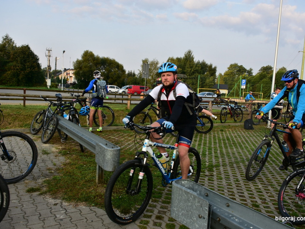 Kilkuset rowerzystów na szlaku 