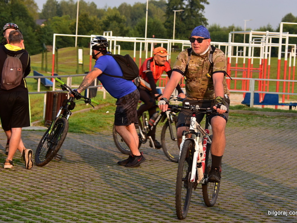 Kilkuset rowerzystów na szlaku 