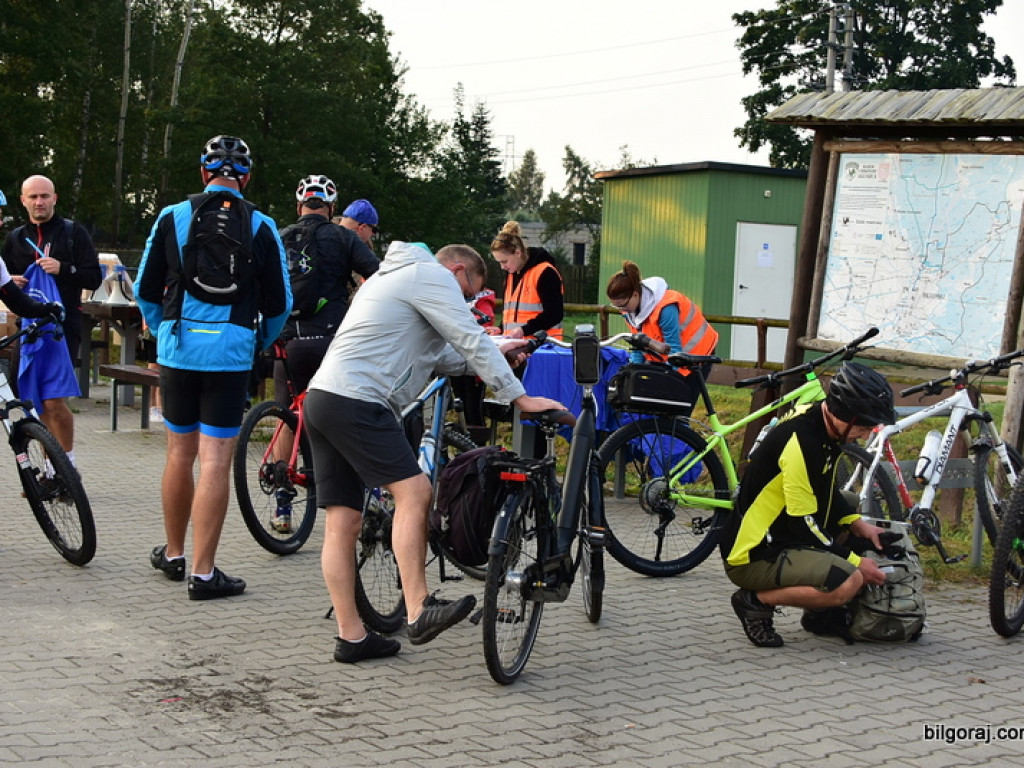 Kilkuset rowerzystów na szlaku 