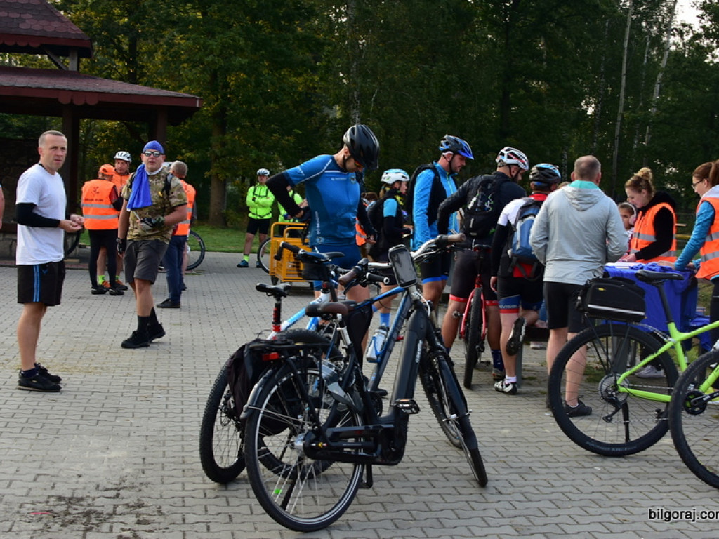 Kilkuset rowerzystów na szlaku 