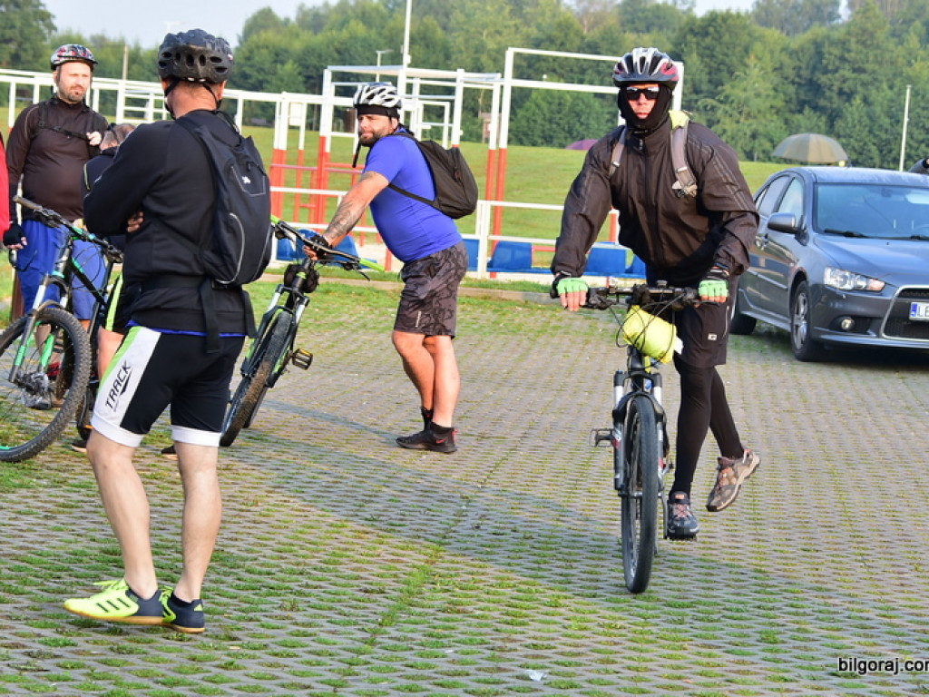 Kilkuset rowerzystów na szlaku 