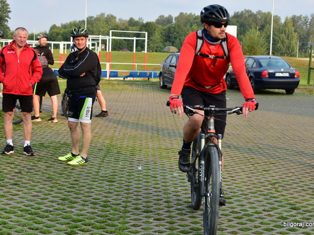 Kilkuset rowerzystów na szlaku 