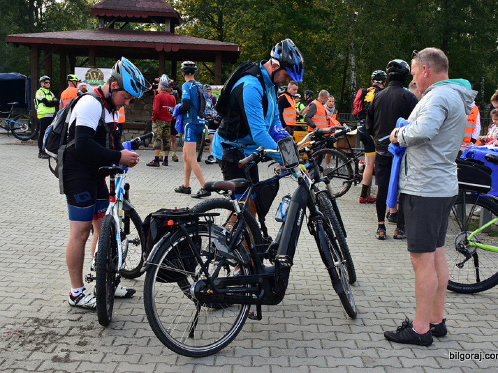 Kilkuset rowerzystów na szlaku 