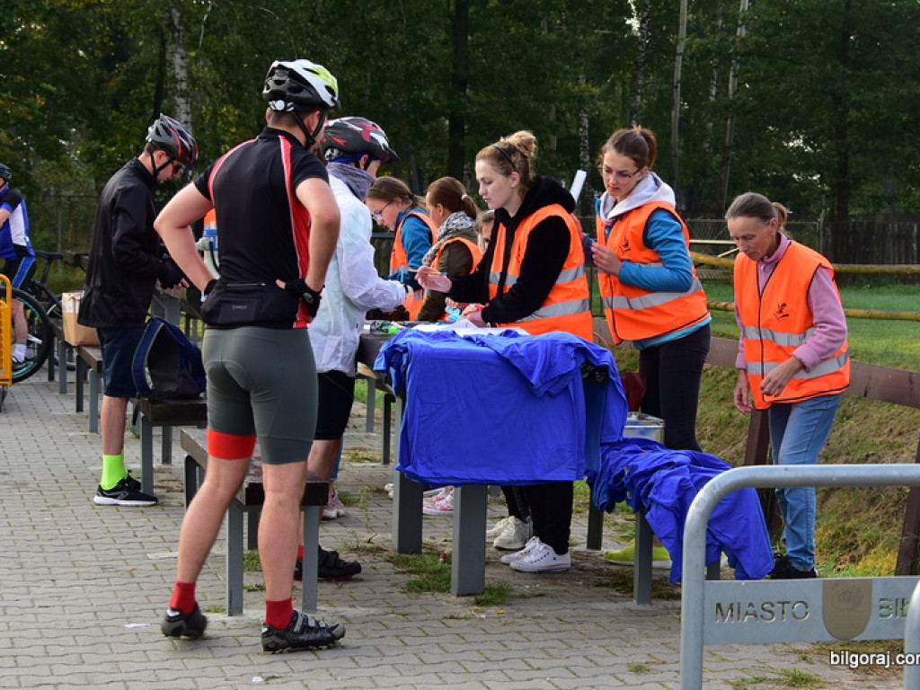 Kilkuset rowerzystów na szlaku 