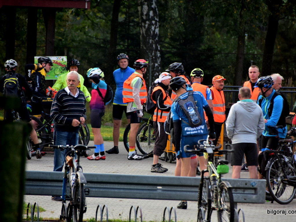 Kilkuset rowerzystów na szlaku 