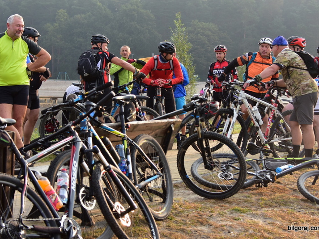 Kilkuset rowerzystów na szlaku 