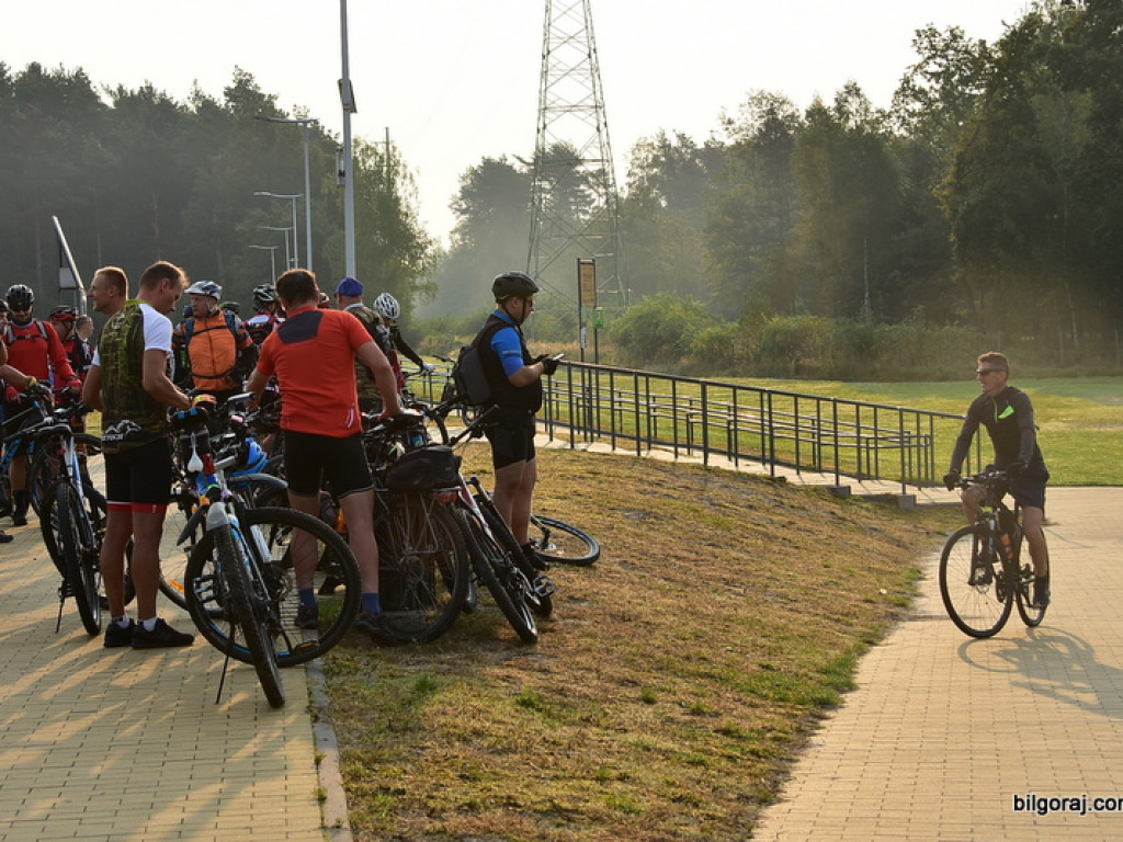 Kilkuset rowerzystów na szlaku 