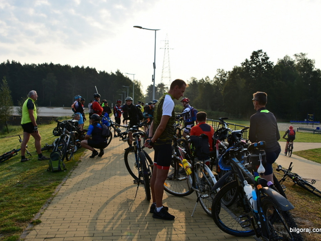 Kilkuset rowerzystów na szlaku 