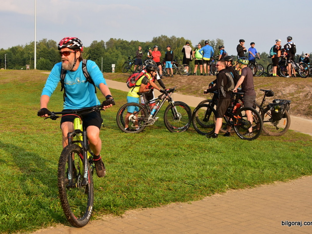 Kilkuset rowerzystów na szlaku 
