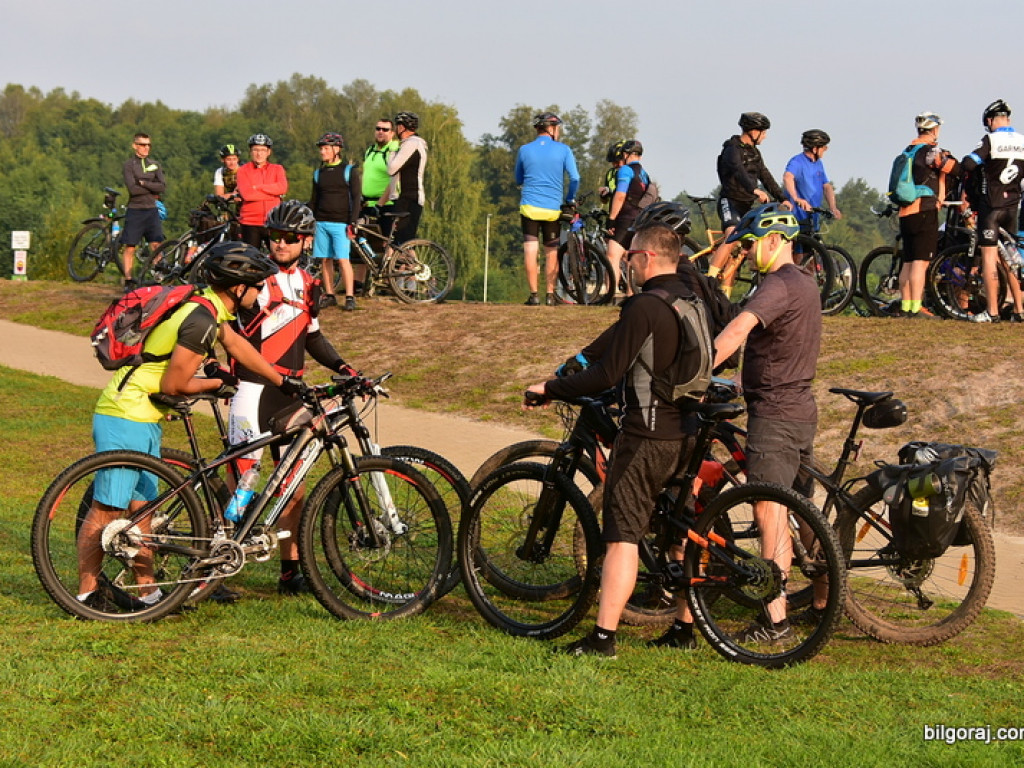 Kilkuset rowerzystów na szlaku 