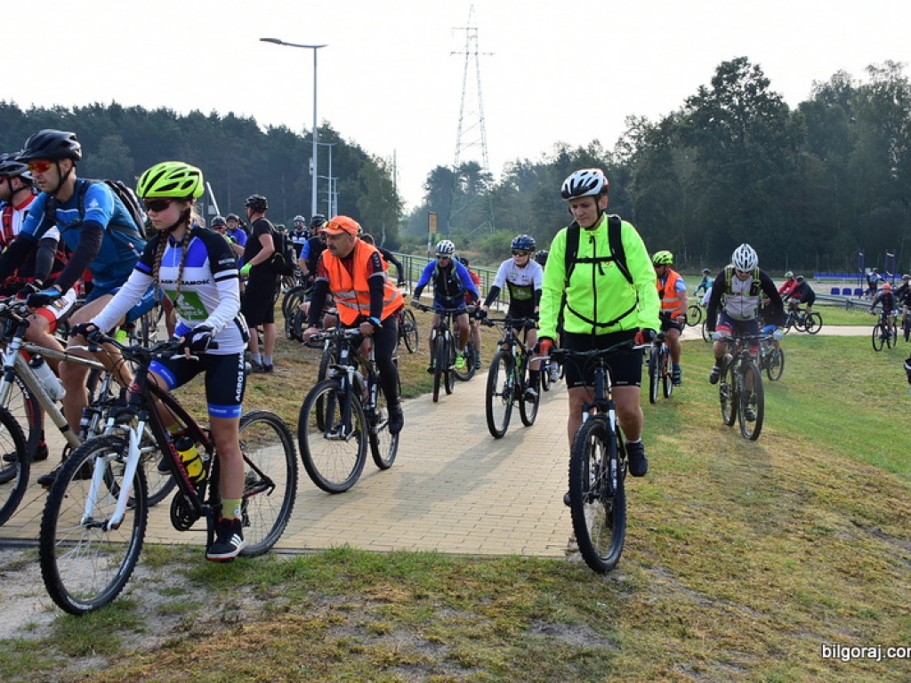 Kilkuset rowerzystów na szlaku 