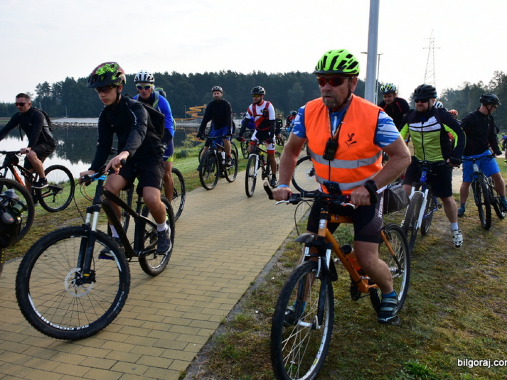 Kilkuset rowerzystów na szlaku 