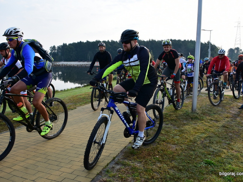 Kilkuset rowerzystów na szlaku 