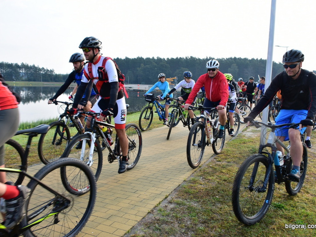 Kilkuset rowerzystów na szlaku 