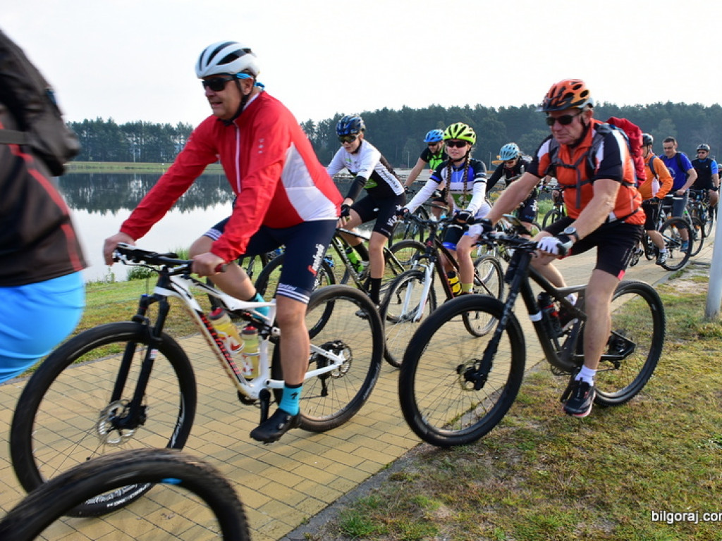 Kilkuset rowerzystów na szlaku 