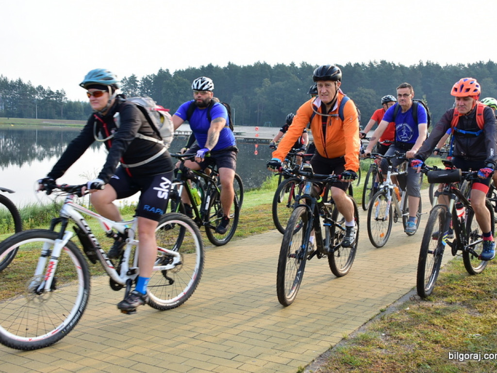 Kilkuset rowerzystów na szlaku 