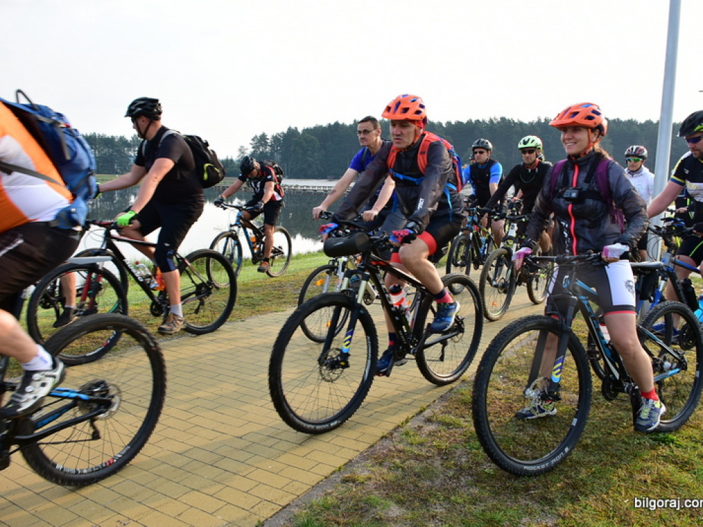 Kilkuset rowerzystów na szlaku 